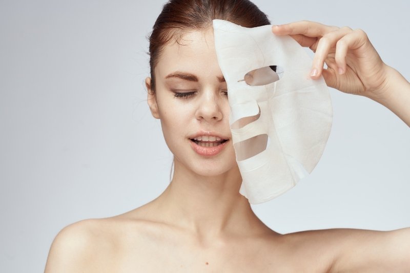 Cildinizi Canlandıracak En İyi 5 Kağıt Maske