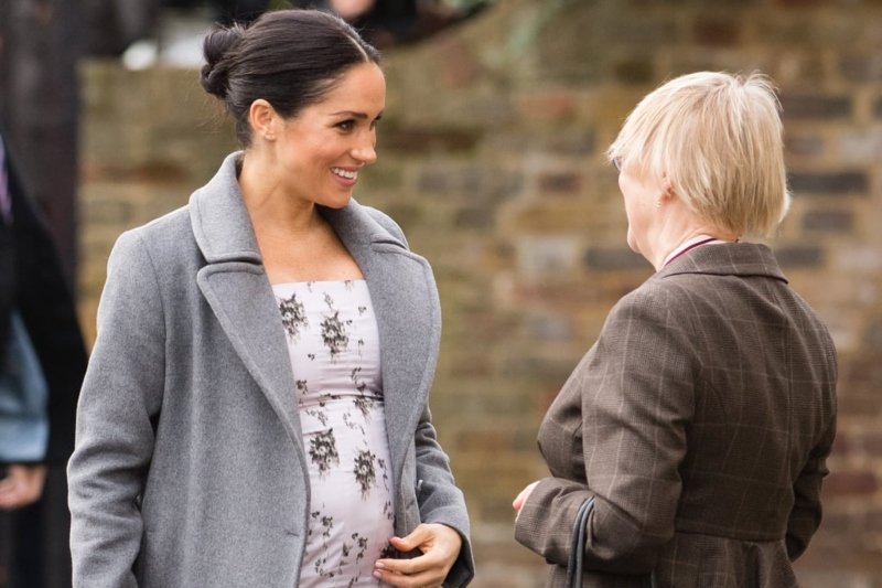 Çiçekli Midi Elbisesiyle Meghan Markle’ın Romantik Kış Stili