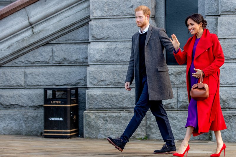 Kate Middleton ve Meghan Markle Çantalarını Neden Sol Elde Taşıyorlar?