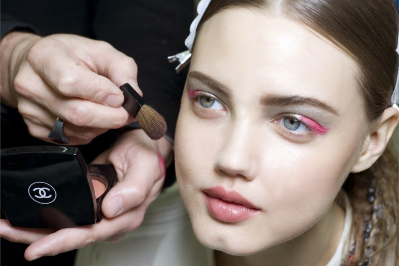 Concealerı Bir Profesyonel Gibi Uygulamak İçin Yapmanız Gerekenler