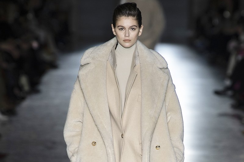 Max Mara Sonbahar/Kış 2019 Defilesinden Öne Çıkan Görünümler