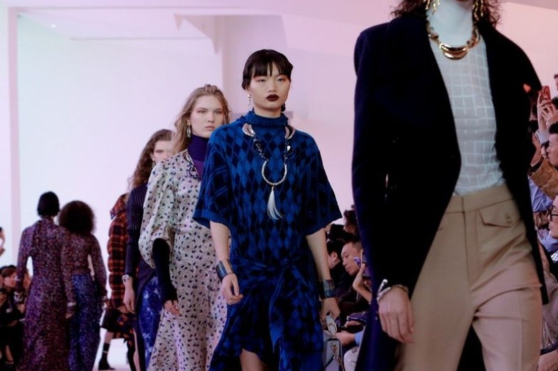 Chloé Sonbahar/Kış 2019 Defilesinden Etkileyici Tasarımlar