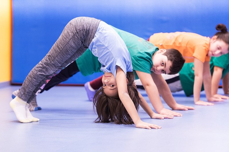 “Bilinçli Farkındalık” ve Yoga Çocuklarda Duygusal Zekâ Gelişimini Destekliyor