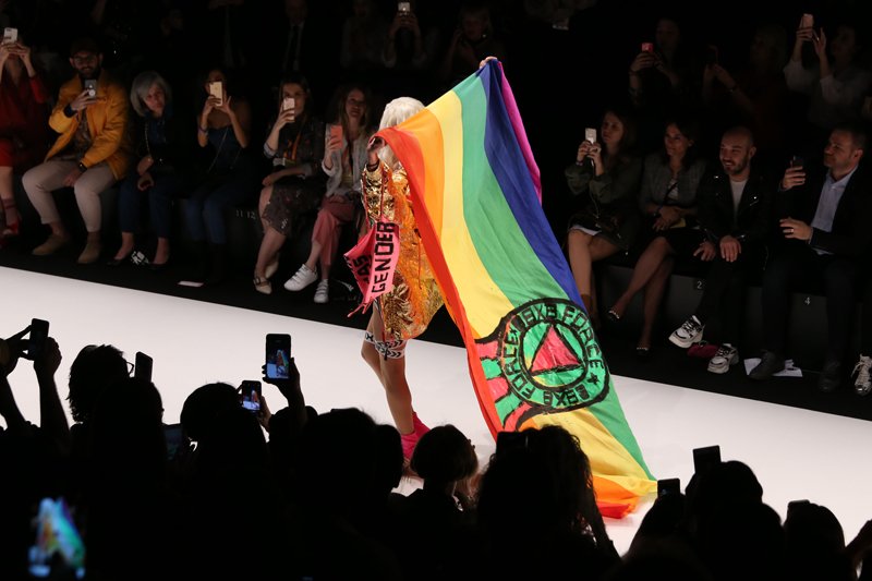 DB BERDAN 2019-20 Sonbahar / Kış Defilesinin Öne Çıkan Görünümleri