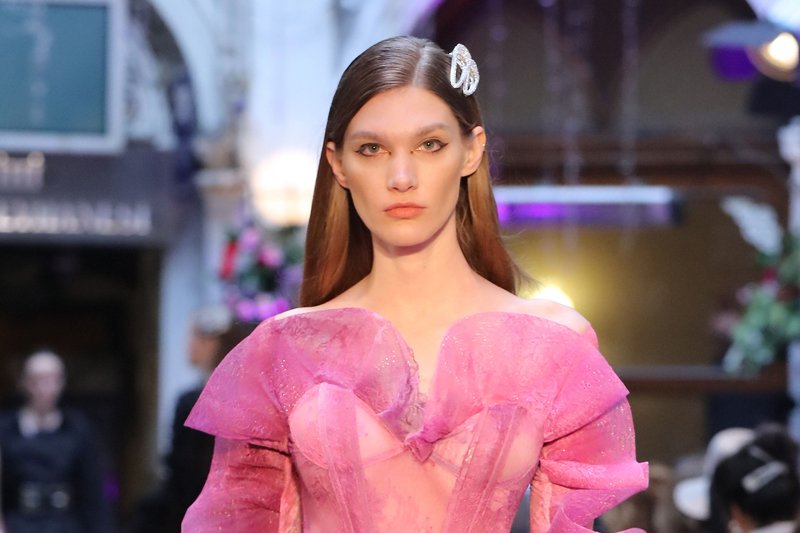 Sudi Etuz Sonbahar / Kış 2019 Defilesinin Güzellik Görünümleri