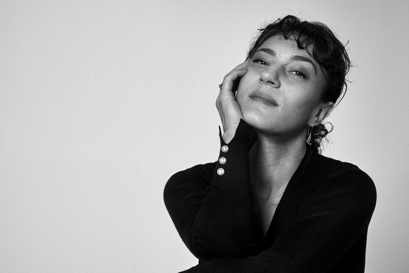 Ütopyadır Bir Kadın