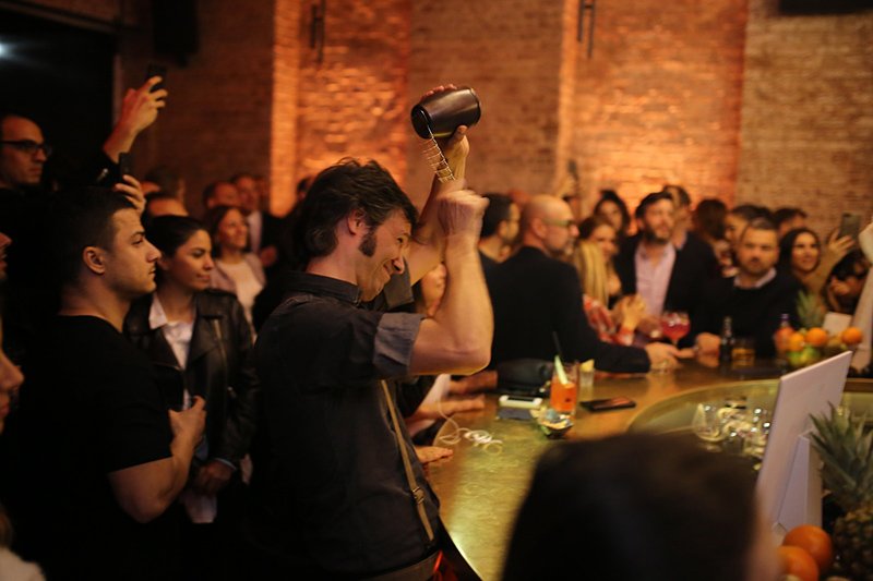 Pera Yeniden Dedirten “LOCO de PERA”dan DJ Geceleri