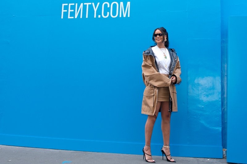 Rihanna Moda Sahasında: Fenty Koleksiyonuna İlk Bakış