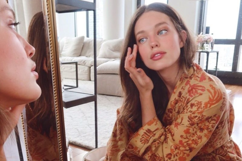 Ünlüleri 15 Dakikada 10 Yaş Daha Genç Gösteren Güzellik Sırrı