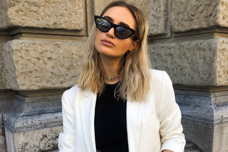 Yaz Aylarında Siyah ve Beyaz Giymek İçin İlham Veren 15 Görünüm