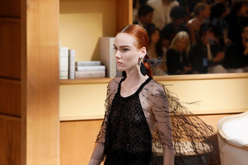 Chanel Haute Couture 2019-20 Defilesinin Öne Çıkan Görünümleri