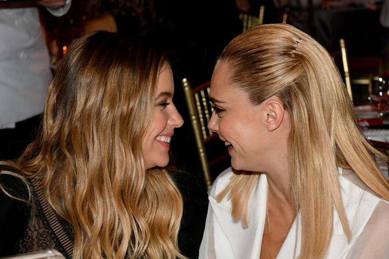 Cara Delevingne ve Ashley Benson Evlendi Mi?