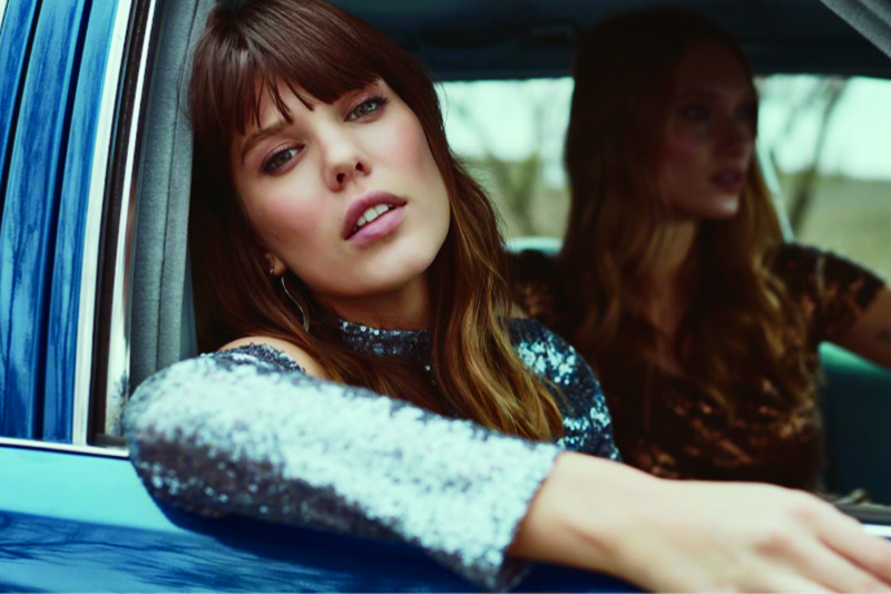 Hanna’s Kıyafetleri İle Stilinize Renk Katın