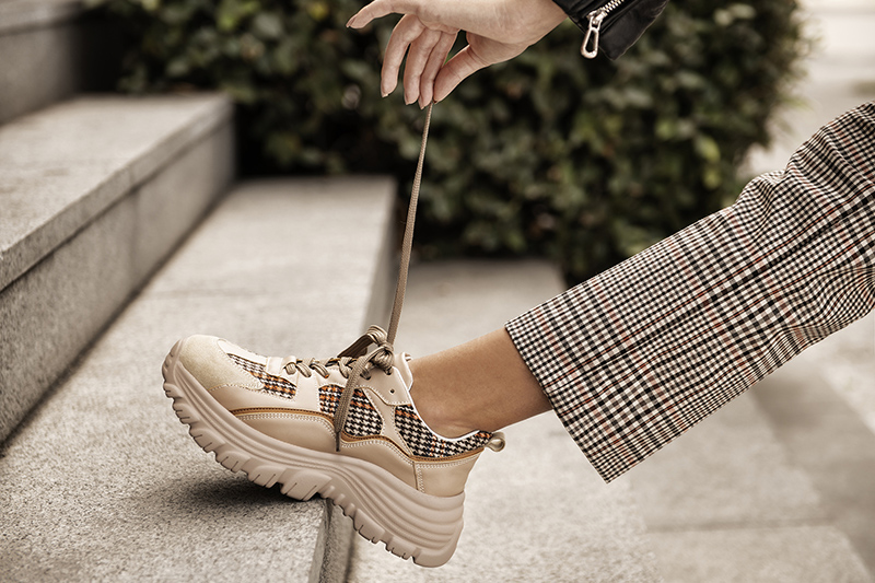 SHOES&MORE Kadınları Şehre Dönüş Mevsiminde Işıldıyor