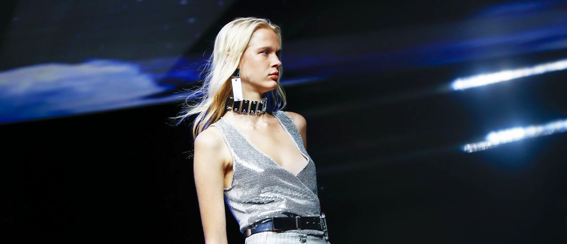 Emporio Armani İlkbahar/Yaz 2020 Koleksiyonundan Büyüleyici Görünümler