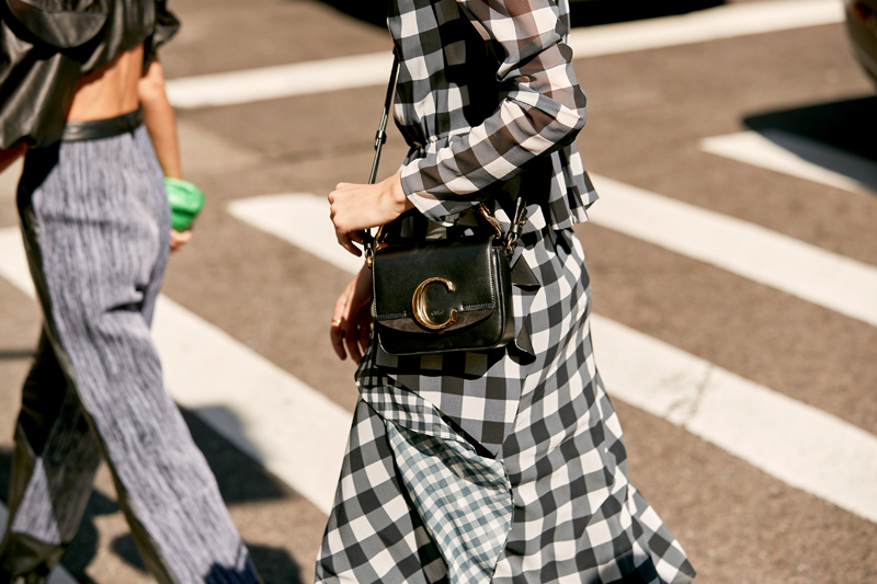 New York Moda Haftası’ndan Sokaklara Yansıyan 6 Kült Parça