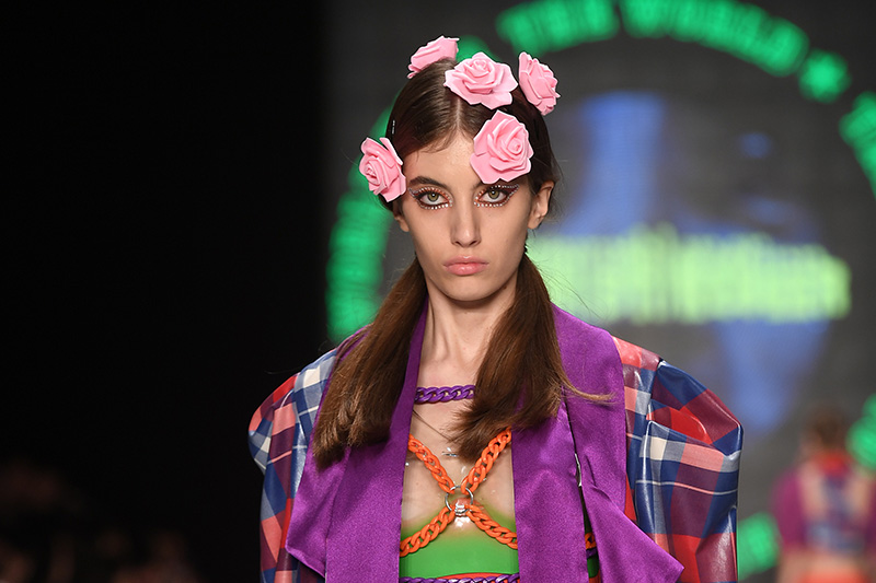 Genç Yetenekler Moda Haftasında Podyumda