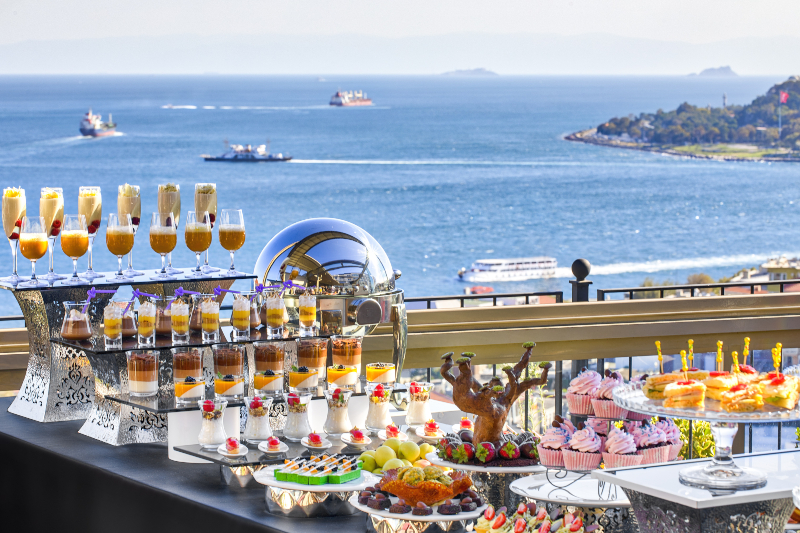 Boğaza Karşı Hezarfen’de Keyifli Bir Mola