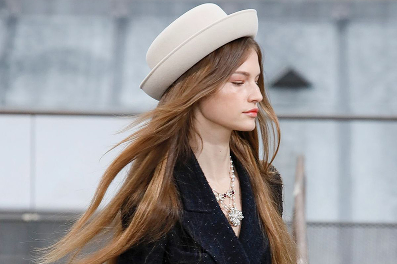 Chanel İlkbahar/Yaz 2020 Defilesinden Öne Çıkan Görünümler