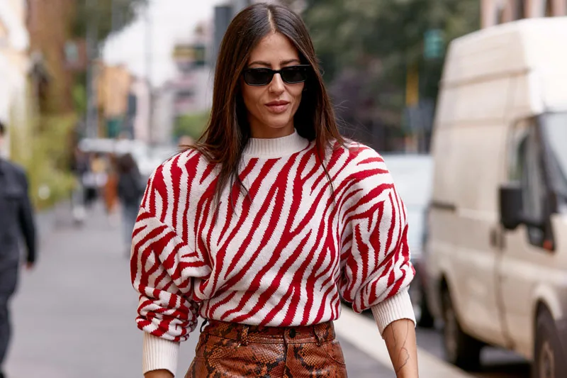 Sezonun Yıldız Parçası: Zebra Desenli Kazak