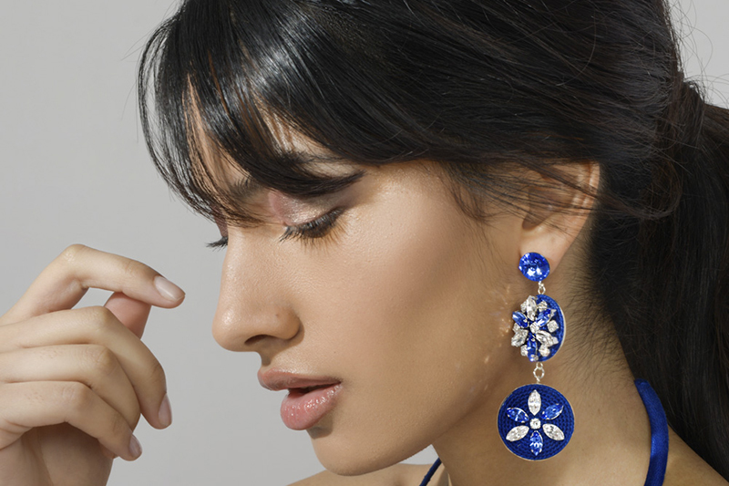 Pinar Özevlat’ın Oyalar ve Swarovski Taşları Bir Araya Getiren Takıları