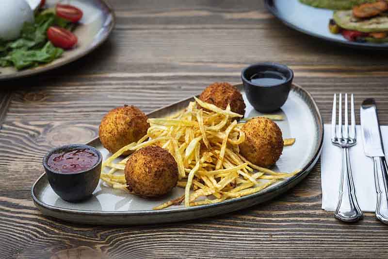 İyi Yemek ve İyi Müzik İle “Efsane Yeniden” Çubuklu Hayal Kahvesi