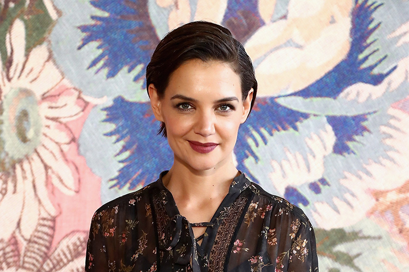 Katie Holmes’den 40 Yaşında Işıldayan Bir Cilt İçin 10 Ürün