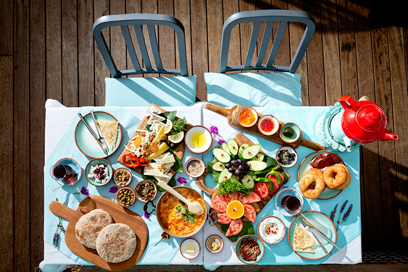 Yeni Yıl Kahvaltı Keyfini Çeşme Bazlama Kahvaltı’da Yaşayın