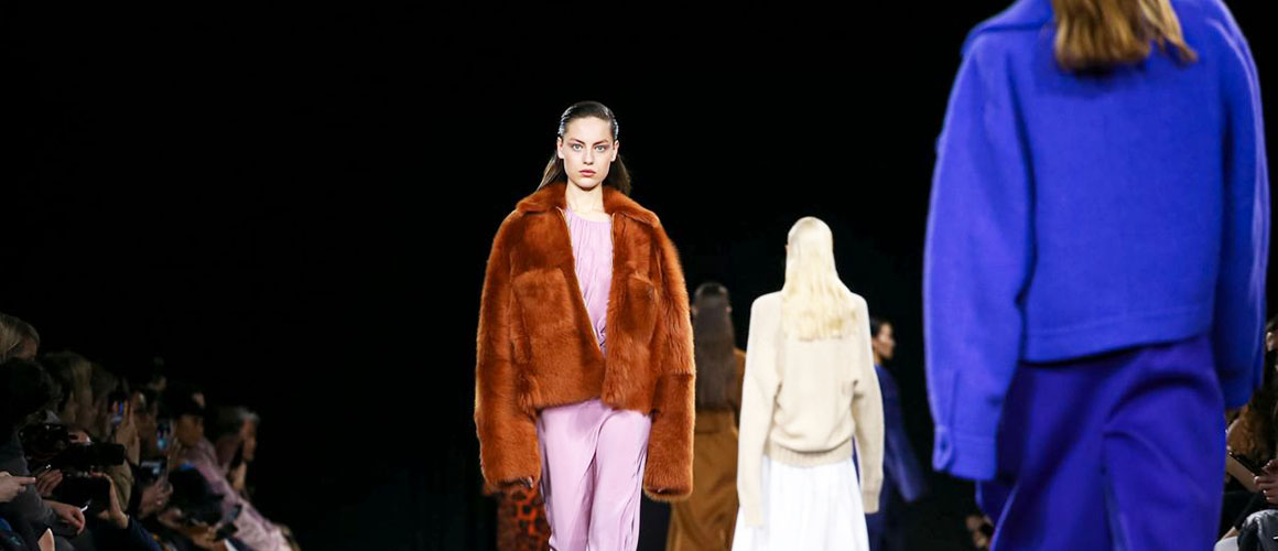 Renk ve Dokunun Gücü: Rochas Sonbahar/Kış Defilesi