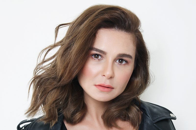 D i P R O J E C T Sizi An’da Kalmaya Davet Ediyor