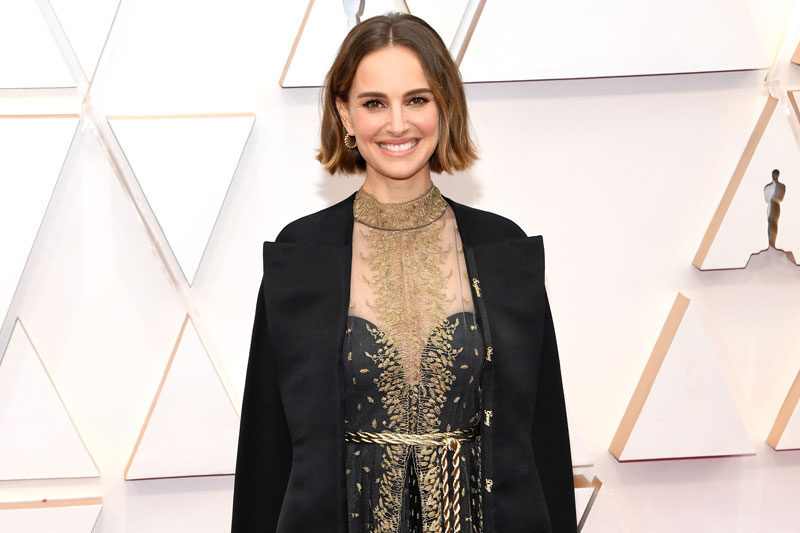 Natalie Portman’ın Oscar’a Damgasını Vuran Pelerini