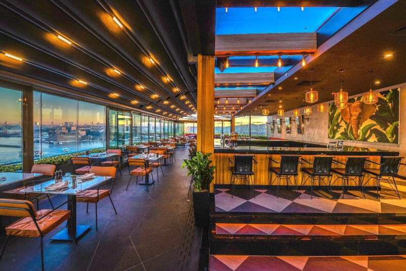 Sevgililer Günü’nde Manzara Eşliğinde Romantizm Hood Moda’da