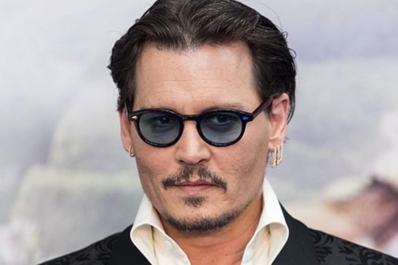 Johnny Depp Sonunda Instagram Hesabı Açtı