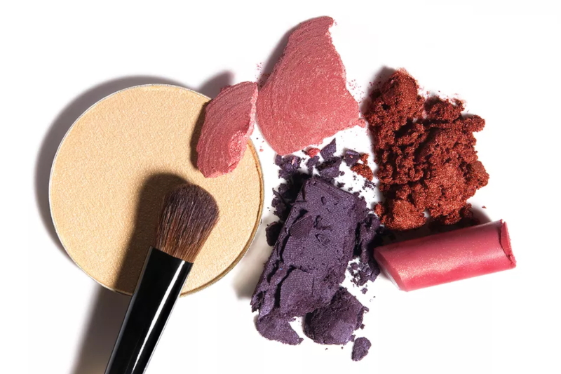 Makyaj Malzemelerinizi Nasıl Dezenfekte Etmelisiniz?