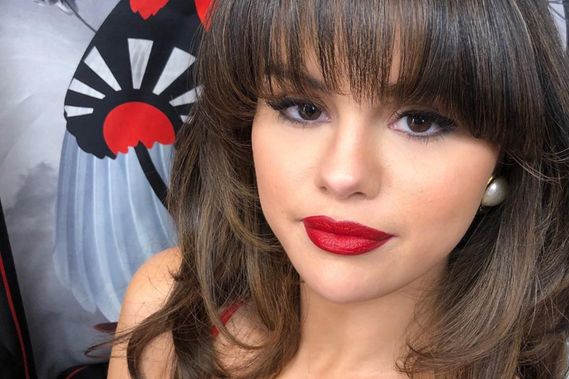 Selena Gomez Rare Beauty Adında Makyaj Markası Çıkarıyor
