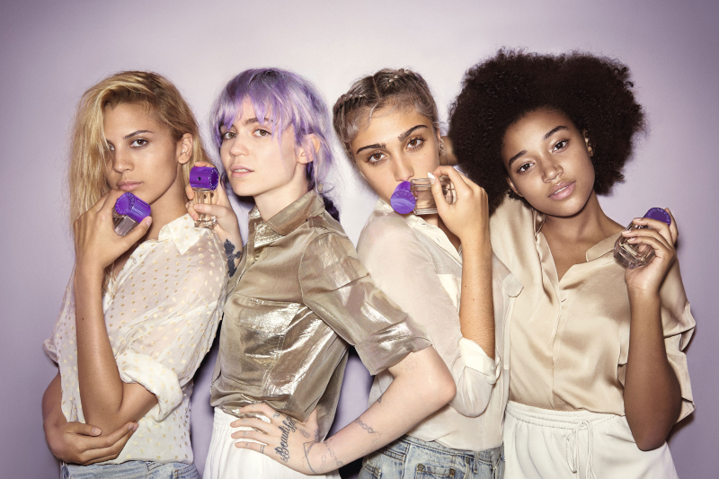 Karantinada Parfüm Sıkmak Modunuzu Yükseltebilir