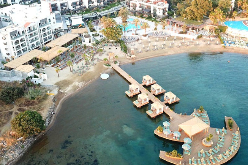 Dünyaca Ünlü Villa Azur Restaurant & Beach Club Bodrum’da Kapılarını Açıyor