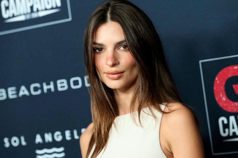 Emily Ratajkowski Artık Sarışın!