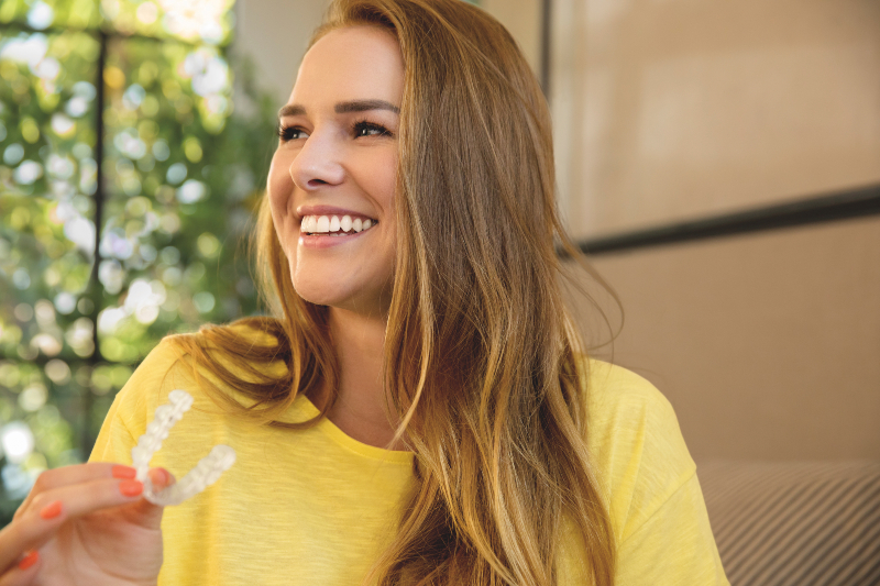 Invisalign İle Sağlıklı ve Düzgün Dişlere Kavuşmak Çok Kolay