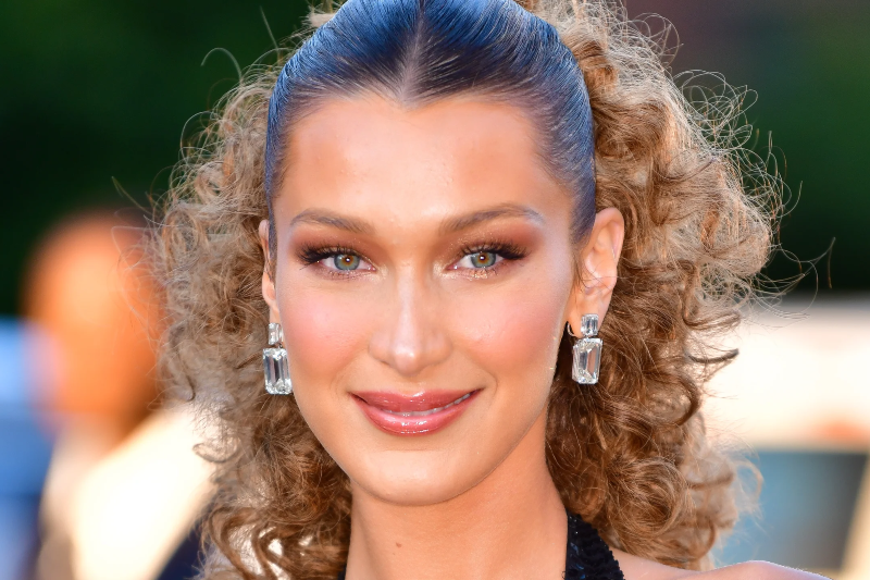 Bella Hadid Hastalığı Hakkında Konuştu