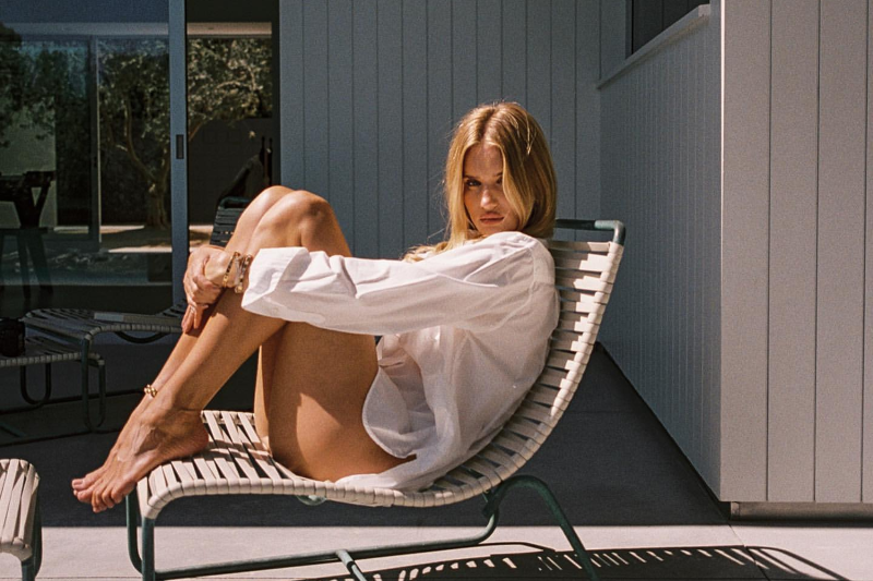 Rosie Huntington-Whiteley’nin Tüm Yaz Kullandığı Güzellik Ürünleri