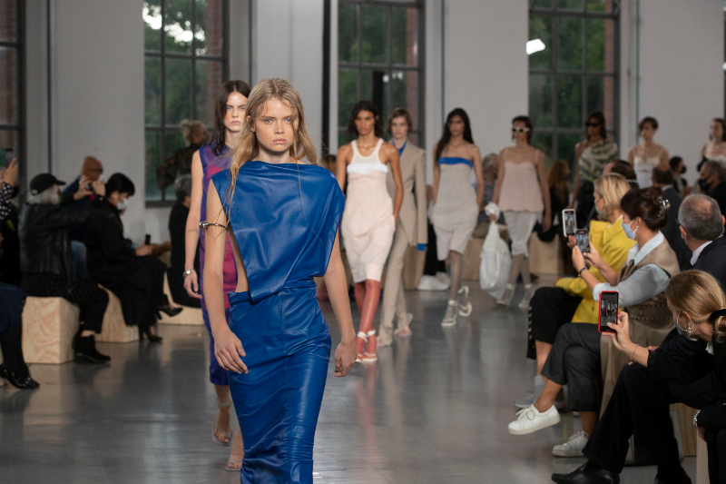 Manyetik ve Çekici: Sportmax İlkbahar/Yaz 2021 Koleksiyonu