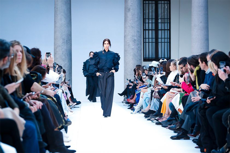 MaxMara Sonbahar-Kış 2021 Defilesini Canlı İzleyin