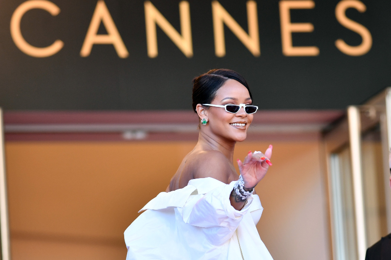 Rihanna’dan Aslan Yelesi Saç Kesimi