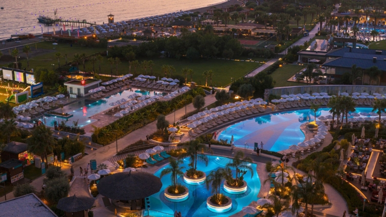 Liberty Fabay’da tatil her zaman keyifli: Isıtmalı havuzlar ve spa ile konforlu bir kaçış