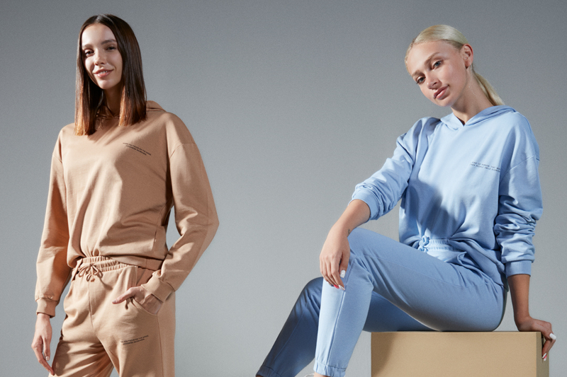 Sonbahara En Çok O Yakışacak: Eşofman Takımlar