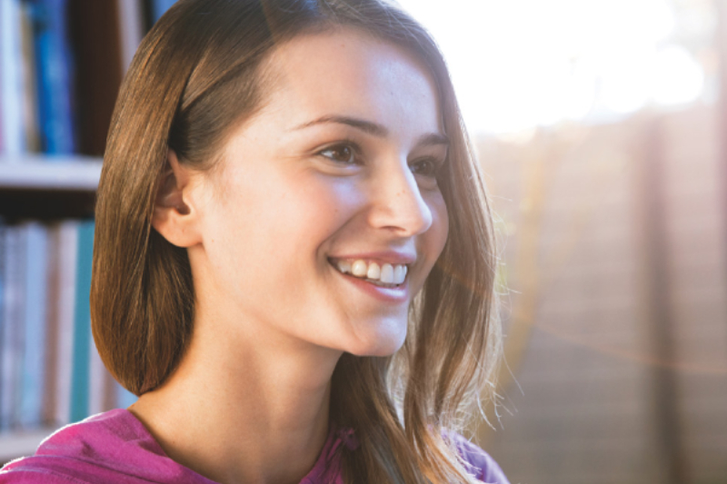 Diş Çapraşıklığına Zahmetsiz ve Estetik Çözüm