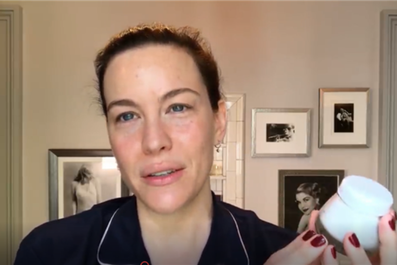 Liv Tyler’ın Cilt Bakım Tercihi Avène’den Yana