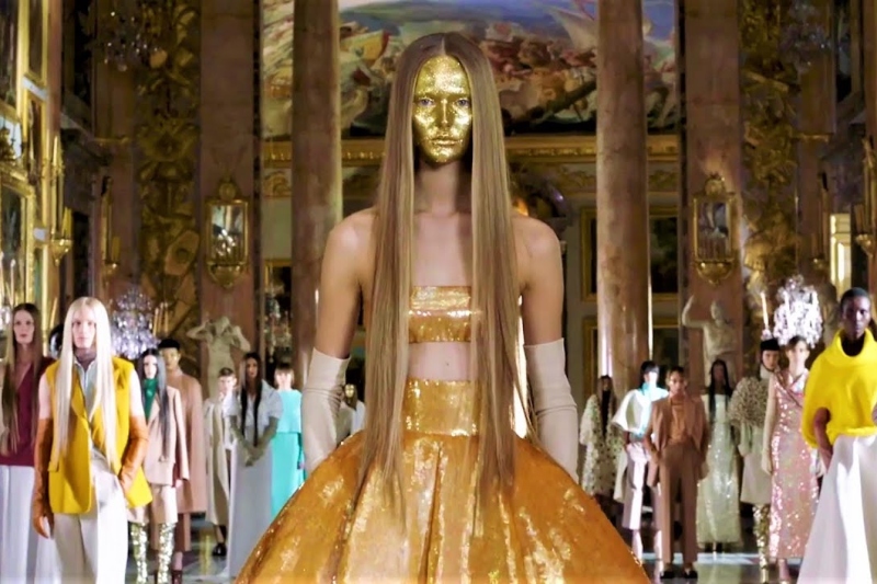 Valentino İlkbahar 2021 Couture Koleksiyonundan Büyüleyici Görünümler