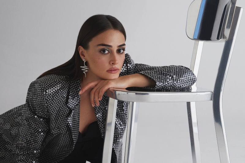 Kamera Arkası: Esra Bilgiç’in Güzellik Görünümü